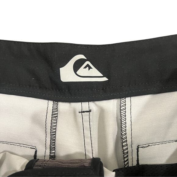 Quicksilver Amphibian Men’s Hybrid Dry Fit Performance Shorts Size M - Picture 4 of 6